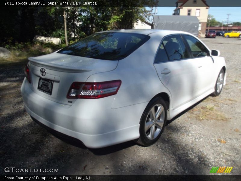 Super White / Dark Charcoal 2011 Toyota Camry SE