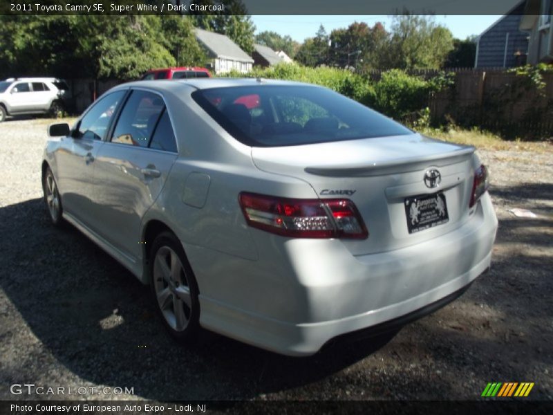 Super White / Dark Charcoal 2011 Toyota Camry SE