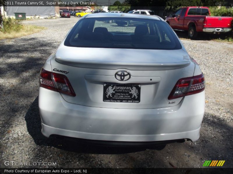 Super White / Dark Charcoal 2011 Toyota Camry SE