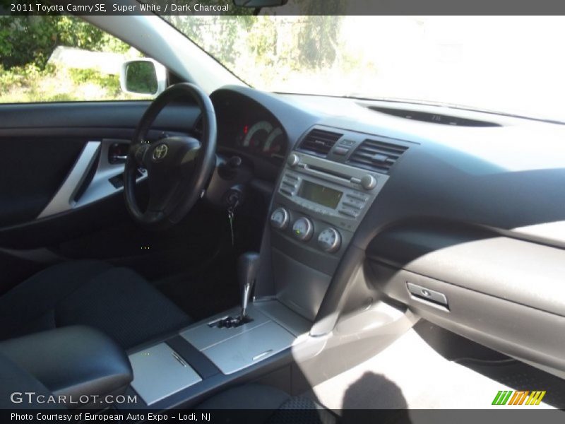 Super White / Dark Charcoal 2011 Toyota Camry SE