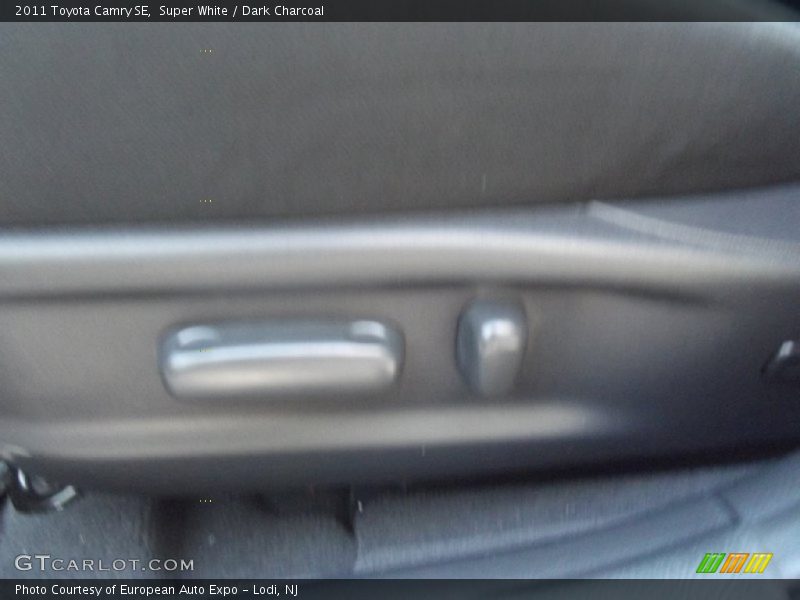 Super White / Dark Charcoal 2011 Toyota Camry SE