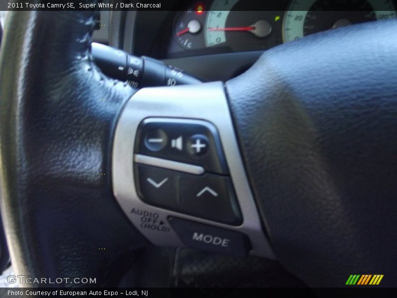 Super White / Dark Charcoal 2011 Toyota Camry SE