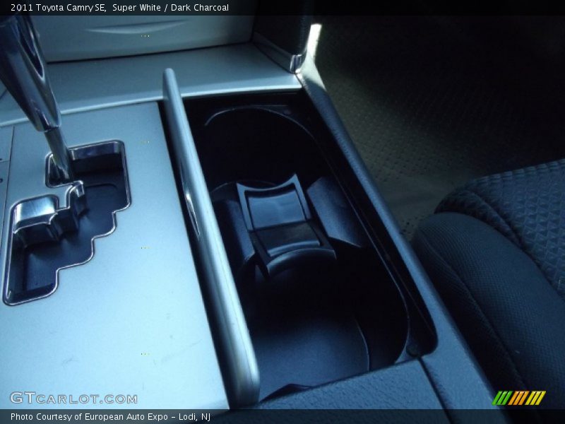 Super White / Dark Charcoal 2011 Toyota Camry SE