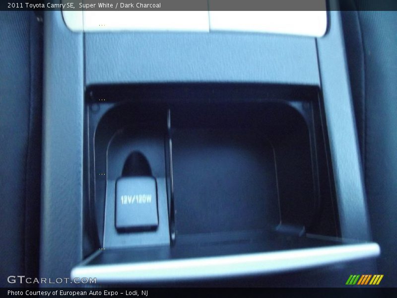 Super White / Dark Charcoal 2011 Toyota Camry SE