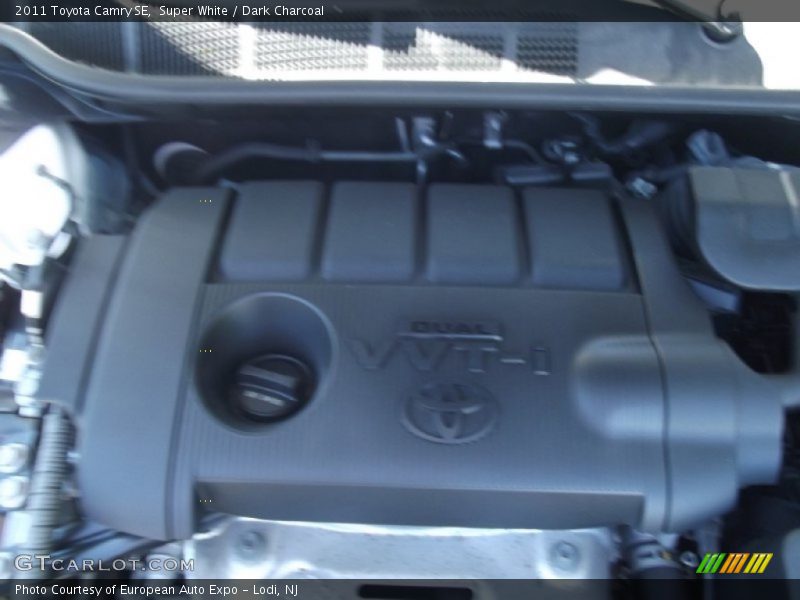 Super White / Dark Charcoal 2011 Toyota Camry SE