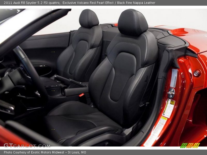 Front Seat of 2011 R8 Spyder 5.2 FSI quattro