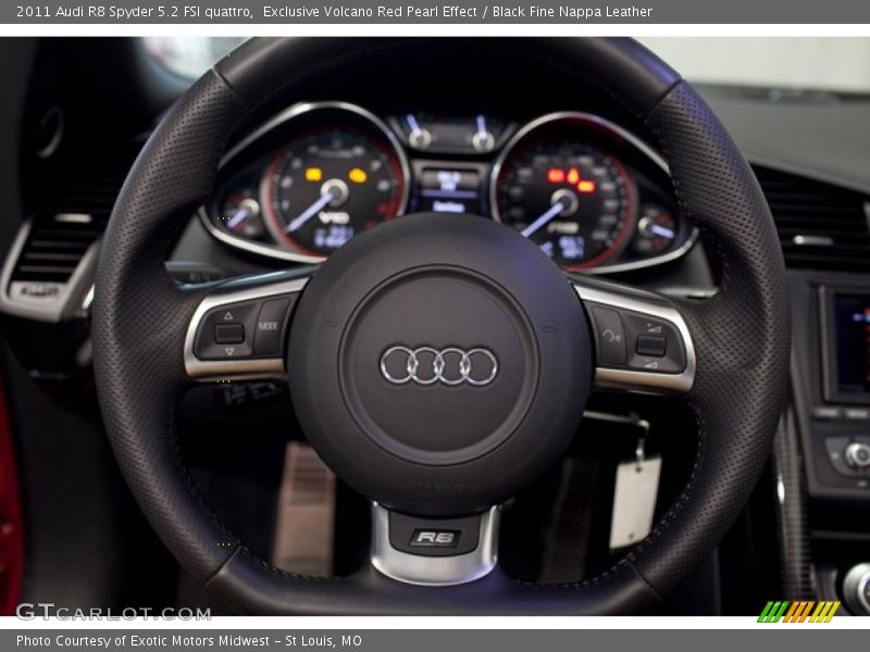  2011 R8 Spyder 5.2 FSI quattro Steering Wheel