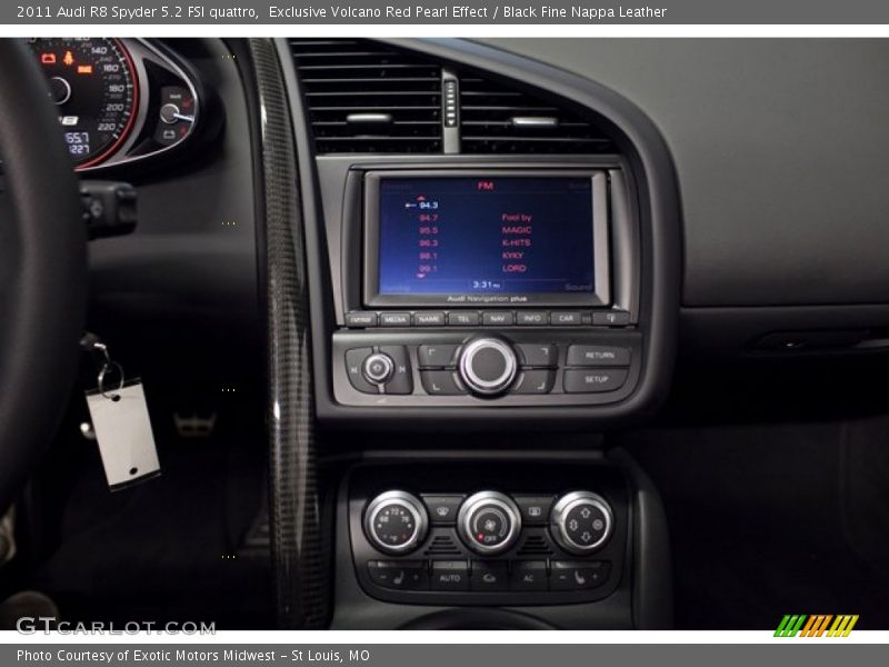 Controls of 2011 R8 Spyder 5.2 FSI quattro