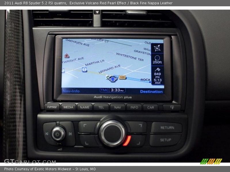 Navigation of 2011 R8 Spyder 5.2 FSI quattro