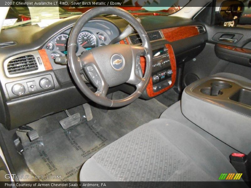 Silver Birch Metallic / Ebony 2007 Chevrolet Avalanche LT 4WD