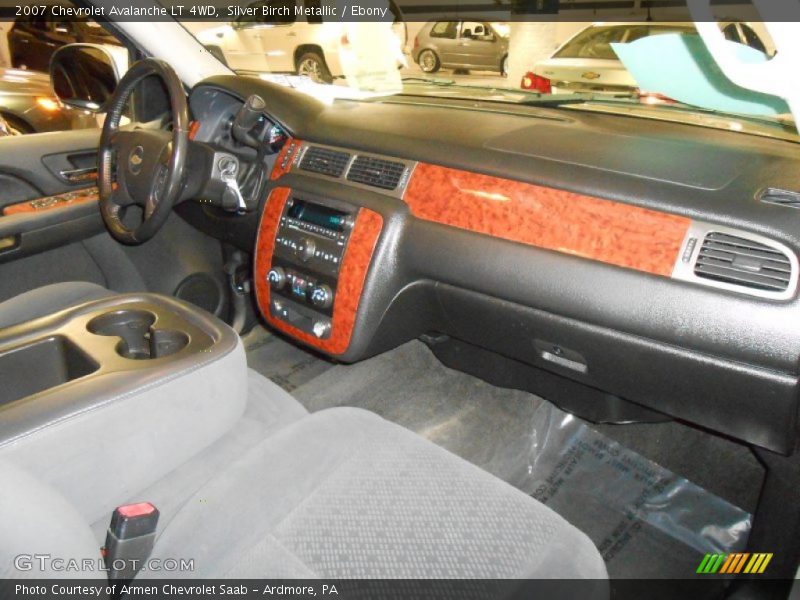 Silver Birch Metallic / Ebony 2007 Chevrolet Avalanche LT 4WD