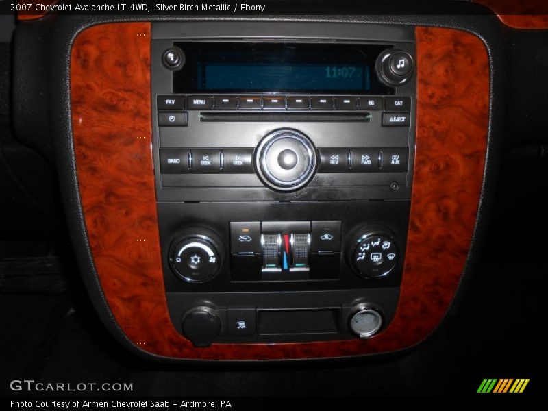 Silver Birch Metallic / Ebony 2007 Chevrolet Avalanche LT 4WD