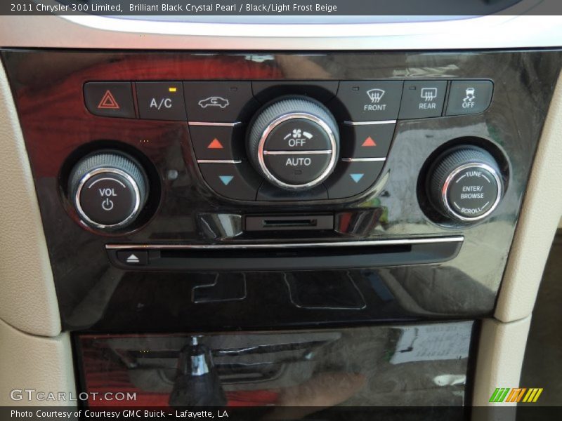 Brilliant Black Crystal Pearl / Black/Light Frost Beige 2011 Chrysler 300 Limited