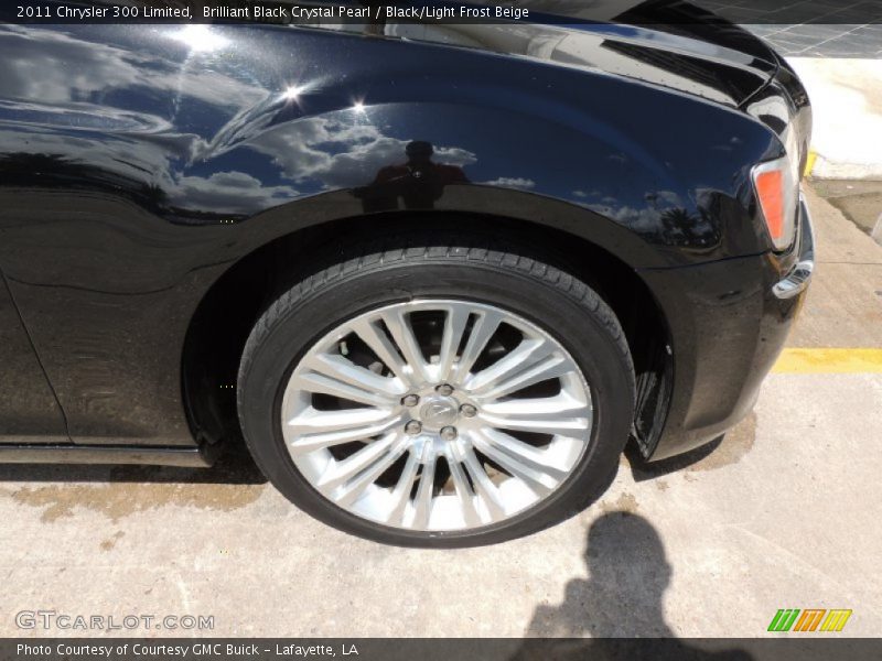 Brilliant Black Crystal Pearl / Black/Light Frost Beige 2011 Chrysler 300 Limited