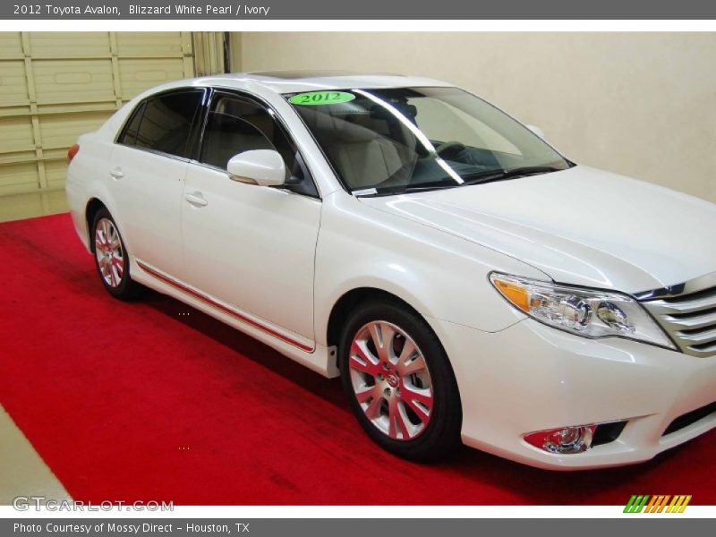 Blizzard White Pearl / Ivory 2012 Toyota Avalon