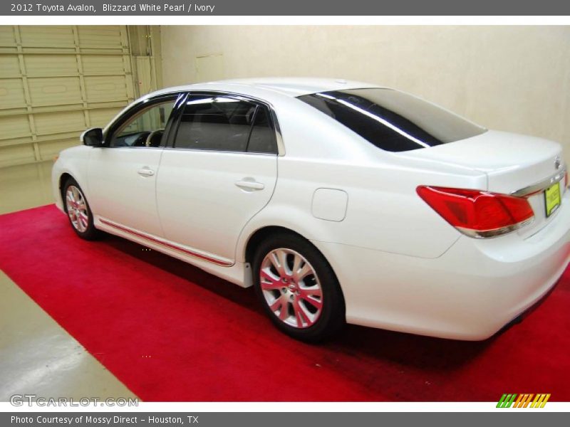 Blizzard White Pearl / Ivory 2012 Toyota Avalon