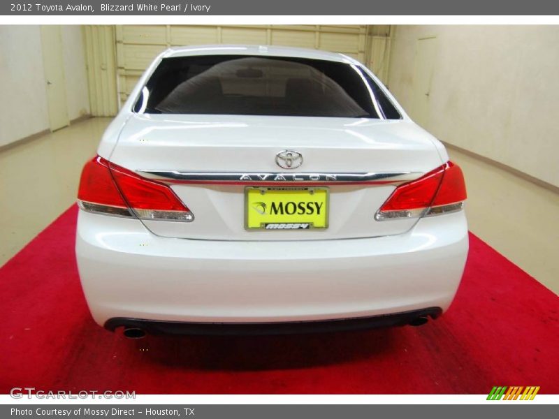 Blizzard White Pearl / Ivory 2012 Toyota Avalon