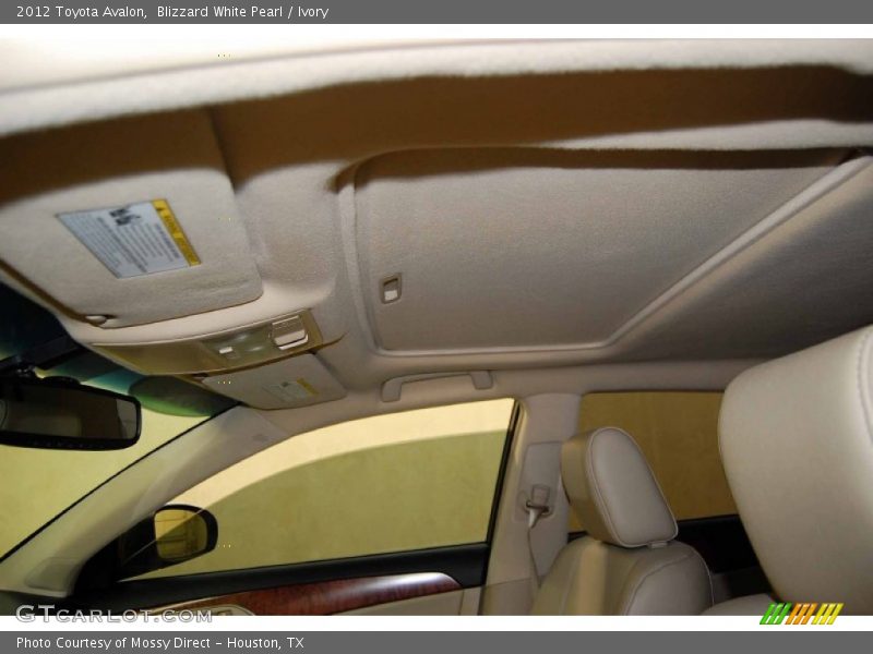 Blizzard White Pearl / Ivory 2012 Toyota Avalon