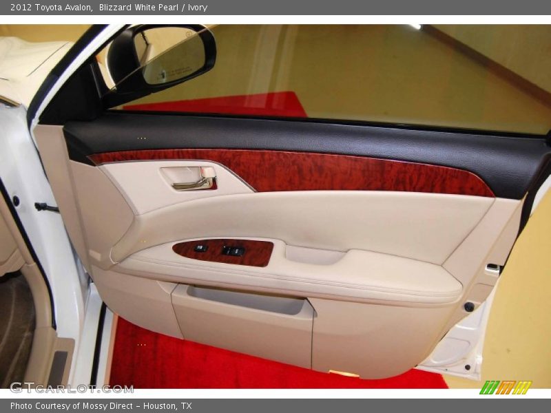 Blizzard White Pearl / Ivory 2012 Toyota Avalon