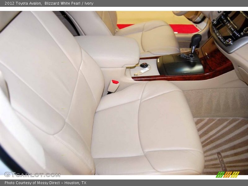 Blizzard White Pearl / Ivory 2012 Toyota Avalon