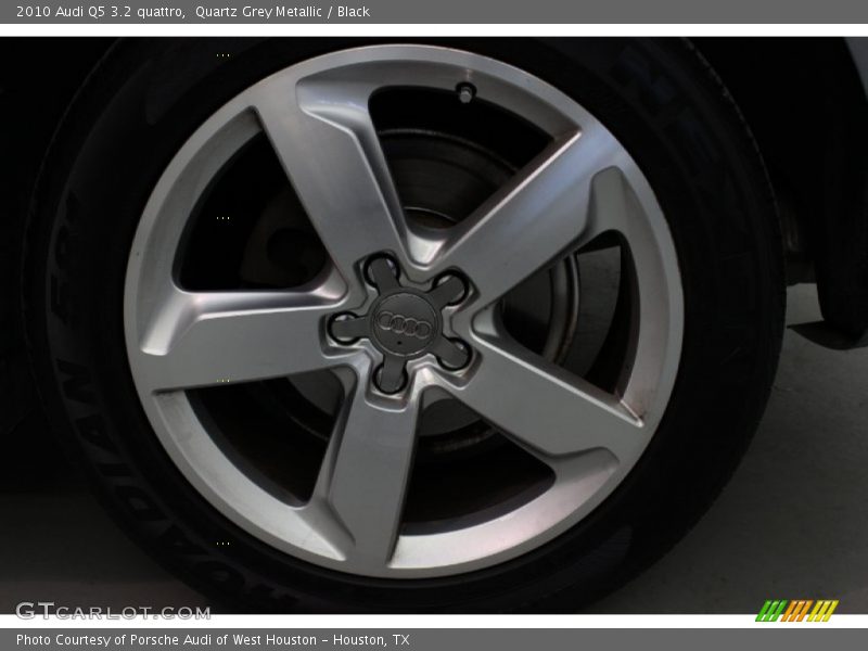 Quartz Grey Metallic / Black 2010 Audi Q5 3.2 quattro