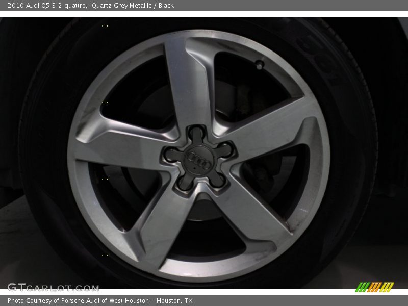 Quartz Grey Metallic / Black 2010 Audi Q5 3.2 quattro