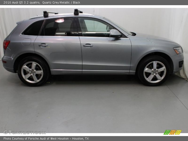 Quartz Grey Metallic / Black 2010 Audi Q5 3.2 quattro