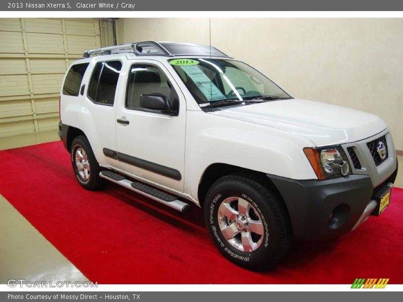 Glacier White / Gray 2013 Nissan Xterra S