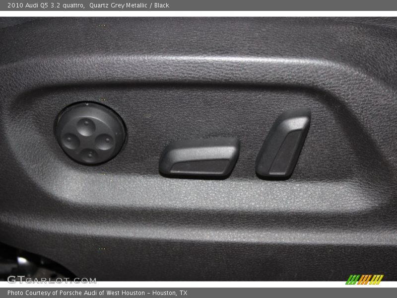 Quartz Grey Metallic / Black 2010 Audi Q5 3.2 quattro
