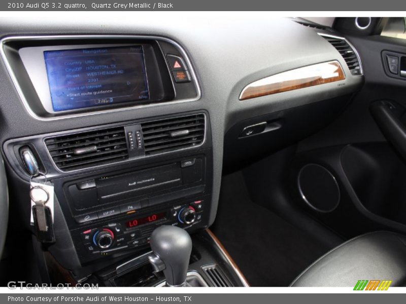 Quartz Grey Metallic / Black 2010 Audi Q5 3.2 quattro