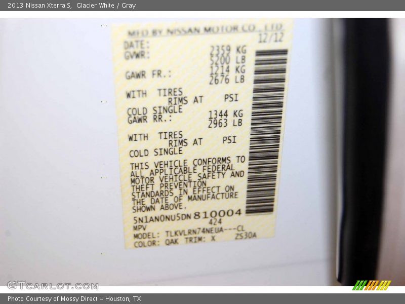 Glacier White / Gray 2013 Nissan Xterra S