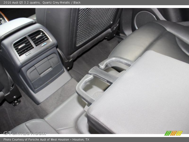 Quartz Grey Metallic / Black 2010 Audi Q5 3.2 quattro