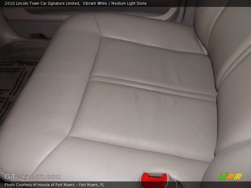 Vibrant White / Medium Light Stone 2010 Lincoln Town Car Signature Limited