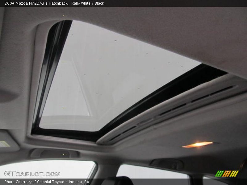 Rally White / Black 2004 Mazda MAZDA3 s Hatchback