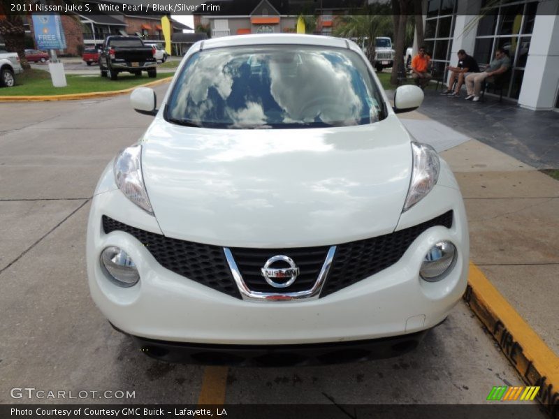 White Pearl / Black/Silver Trim 2011 Nissan Juke S