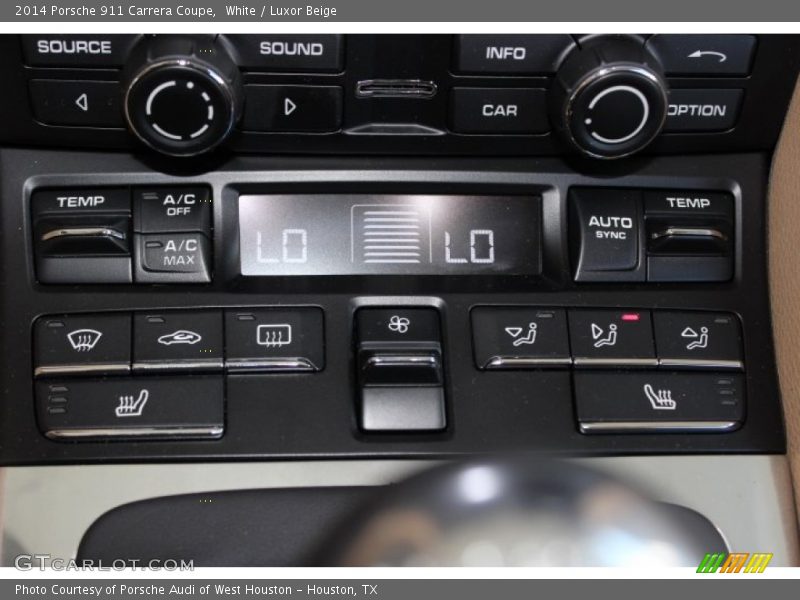 Controls of 2014 911 Carrera Coupe