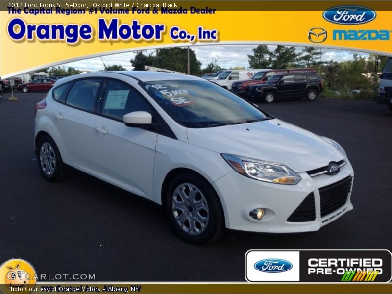 Oxford White / Charcoal Black 2012 Ford Focus SE 5-Door