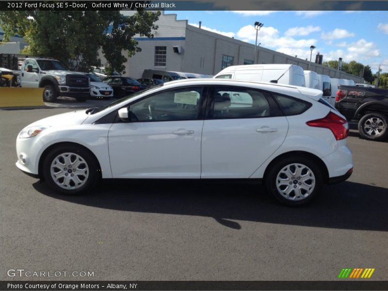 Oxford White / Charcoal Black 2012 Ford Focus SE 5-Door