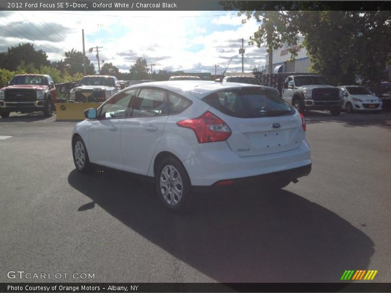 Oxford White / Charcoal Black 2012 Ford Focus SE 5-Door