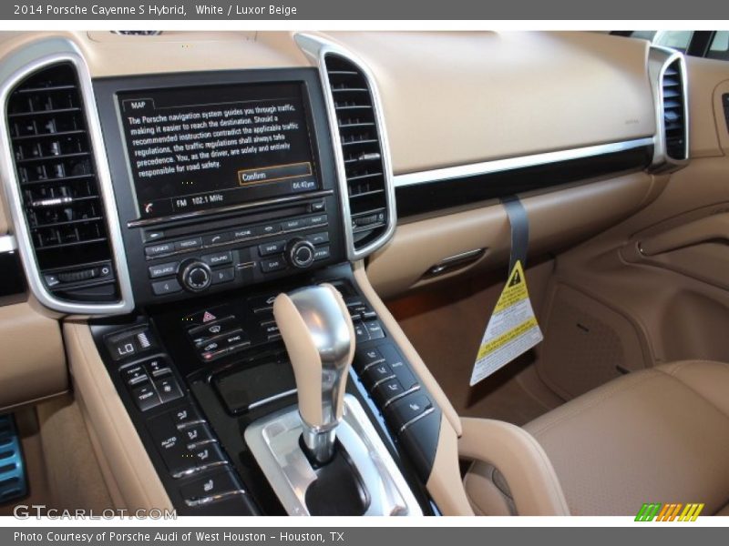 Controls of 2014 Cayenne S Hybrid