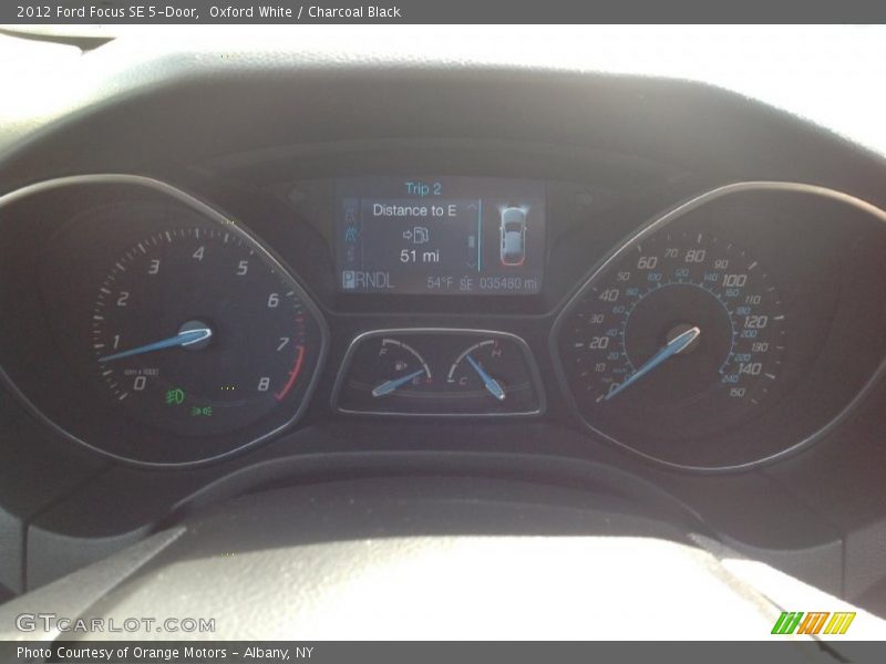 Oxford White / Charcoal Black 2012 Ford Focus SE 5-Door