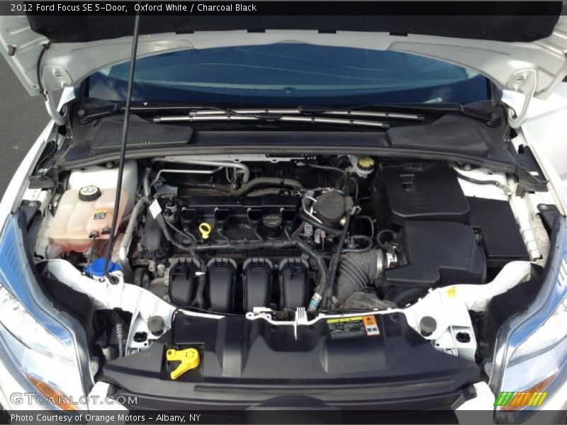 Oxford White / Charcoal Black 2012 Ford Focus SE 5-Door