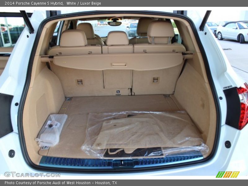  2014 Cayenne S Hybrid Trunk