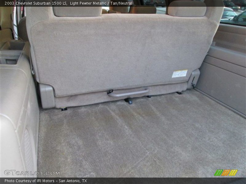 Light Pewter Metallic / Tan/Neutral 2003 Chevrolet Suburban 1500 LS
