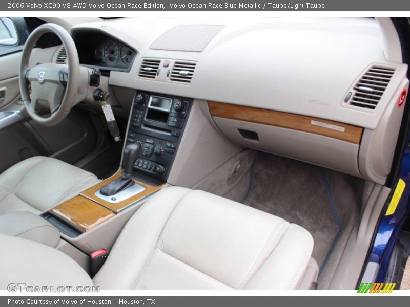 Dashboard of 2006 XC90 V8 AWD Volvo Ocean Race Edition