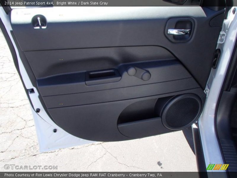 Bright White / Dark Slate Gray 2014 Jeep Patriot Sport 4x4
