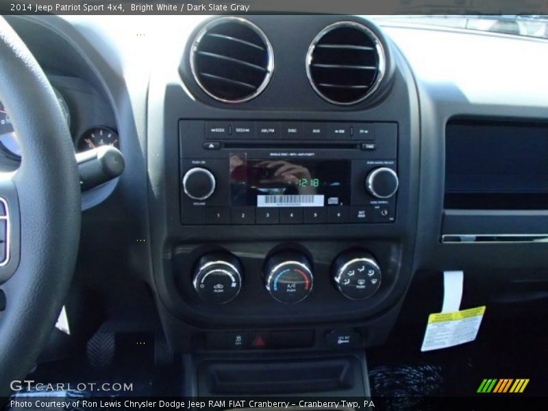 Bright White / Dark Slate Gray 2014 Jeep Patriot Sport 4x4