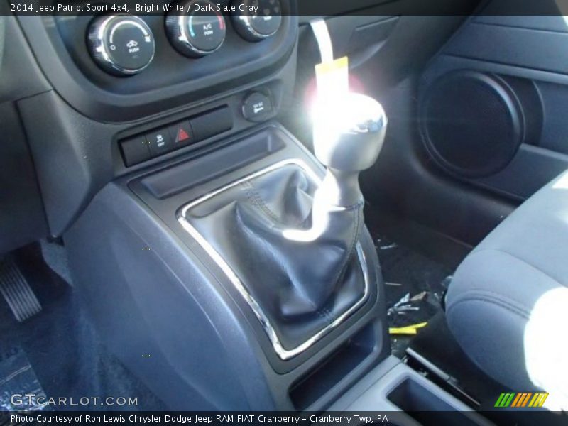 Bright White / Dark Slate Gray 2014 Jeep Patriot Sport 4x4