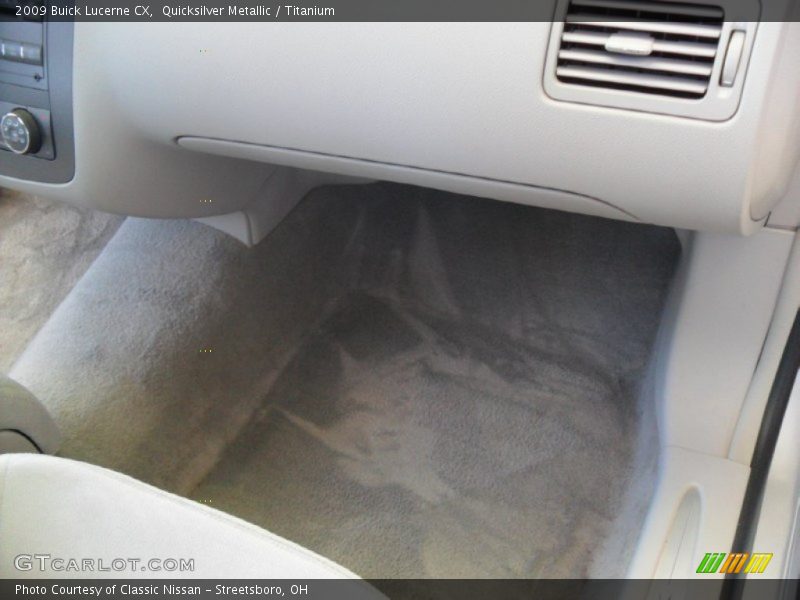 Quicksilver Metallic / Titanium 2009 Buick Lucerne CX