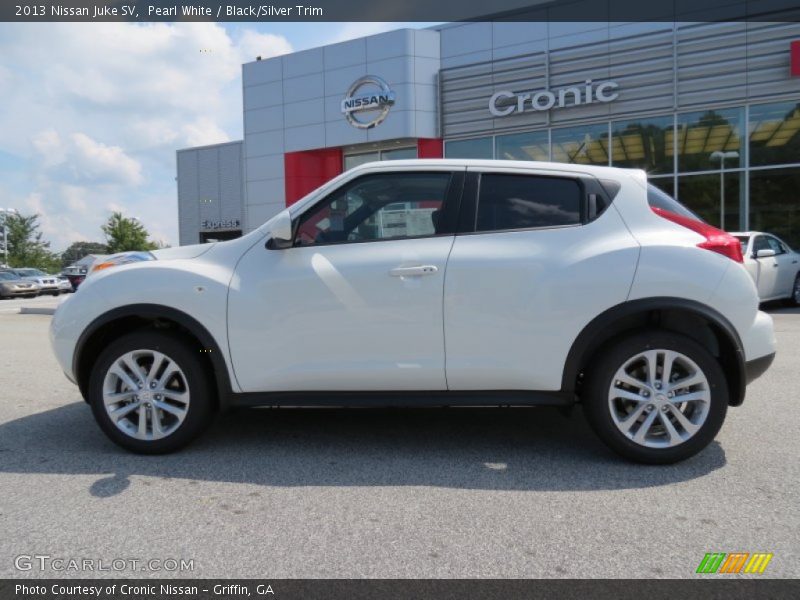 Pearl White / Black/Silver Trim 2013 Nissan Juke SV